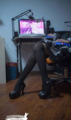 含紧一点h边做边走女男视频